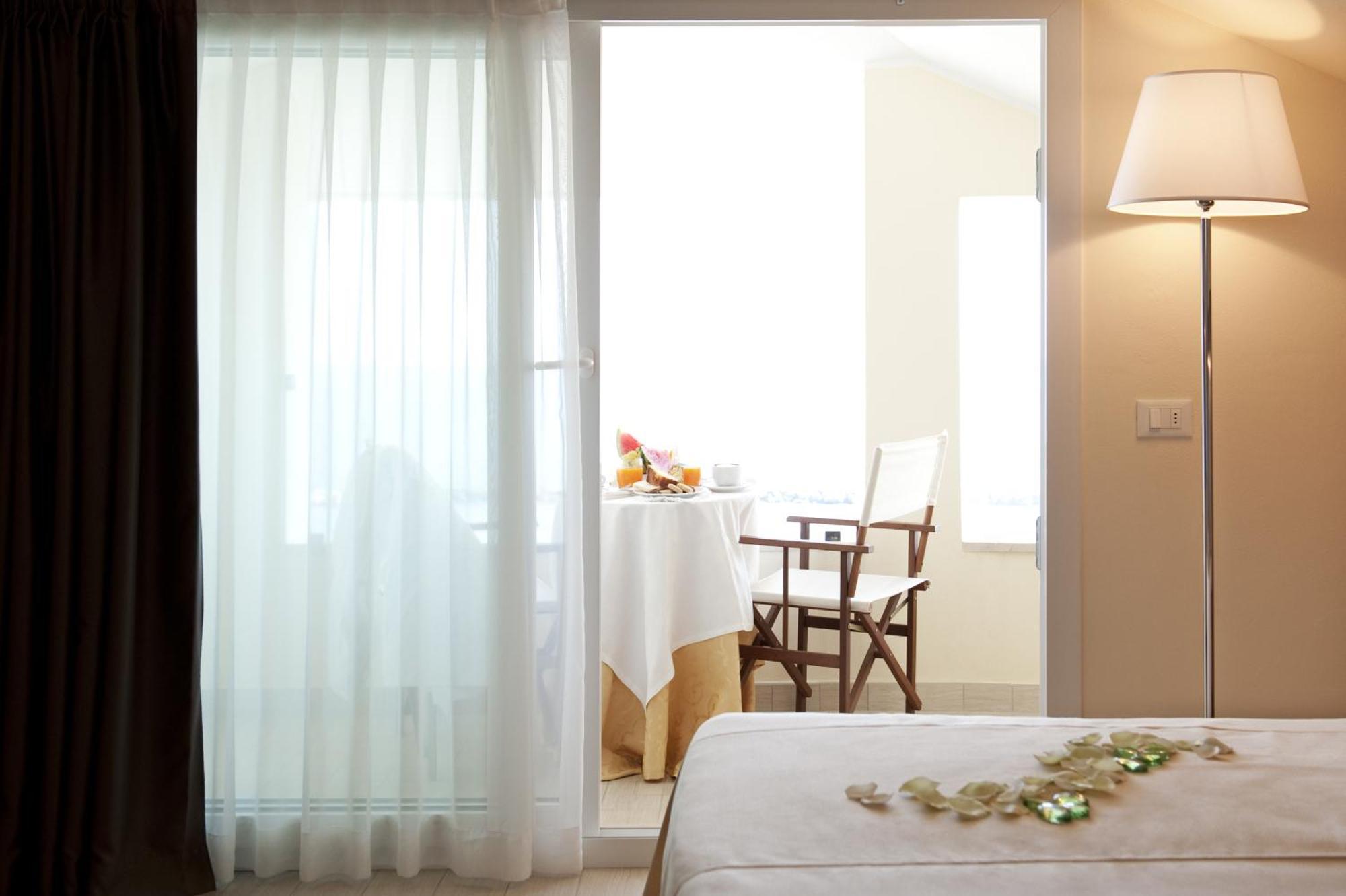 Hotel Aurea بيلاريا-إيجيا مارينا الغرفة الصورة